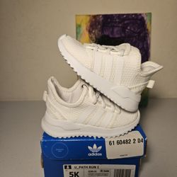 Size 5c - Kids White Adidas - $30