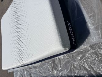 Nectar Premier memory foam, queen mattress