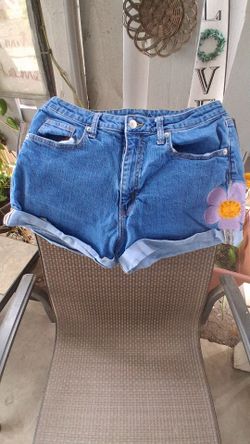 BLUE JEAN SHORTS