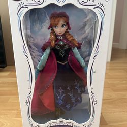 Disney Frozen Limited Edition Doll Anna Signature Look