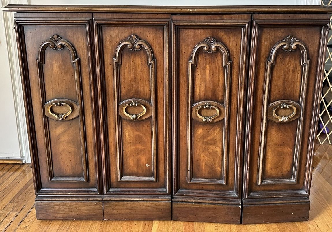 $45 - Vintage Extensole Brand Expandable Dining Table / Console