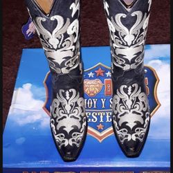 Woman’s Boots 