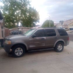 2004 Ford Explorer