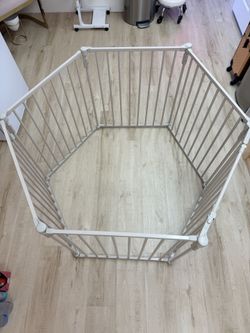 Foldable Baby Playpen with Door – Clean & Sturdy