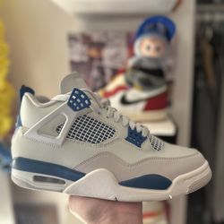 Jordan 4