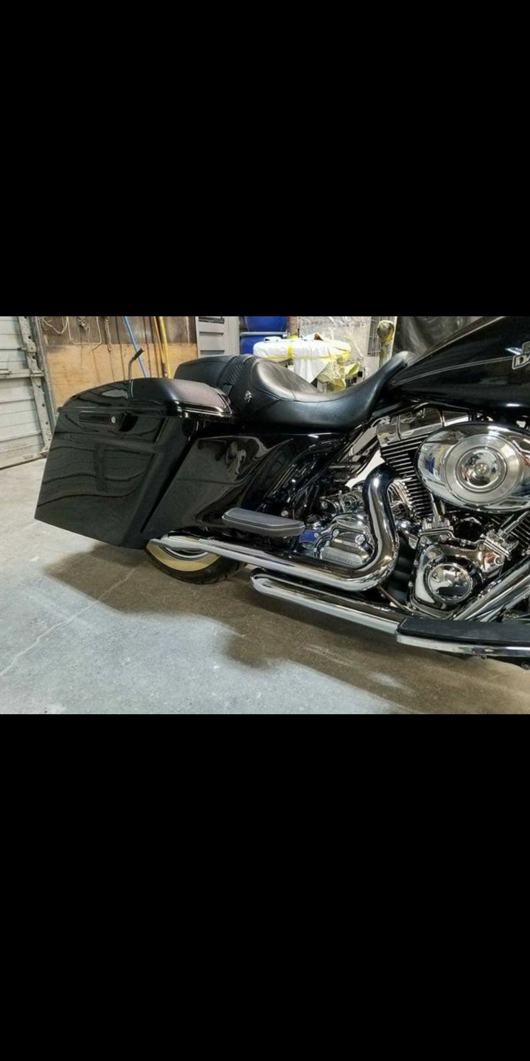 Harley Davidson bagger STRETCHED SIDES CUSTOM VENOM WIDE SIDES