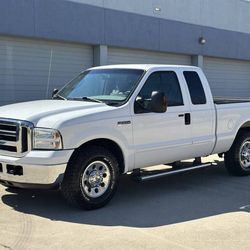 2005 Ford F250 GAS !!! 5.4l !! 80k miles !! one owner f250 super duty extended cab 2wd o