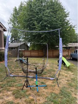 Hitting net and two Tees