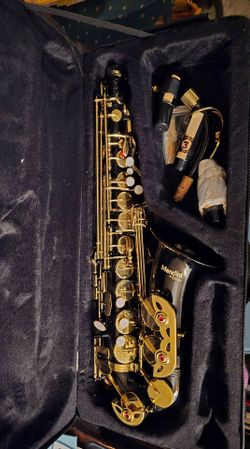 Mendini Alto Saxophone. By Cecillo. All black and gold.