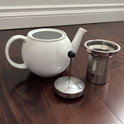 Bodum ceramic teapot w/strainer