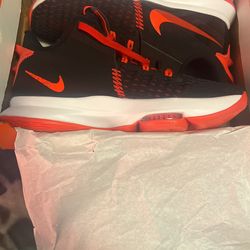 Nike Air Zoom Witness 5 Basketball Shoes Size 12