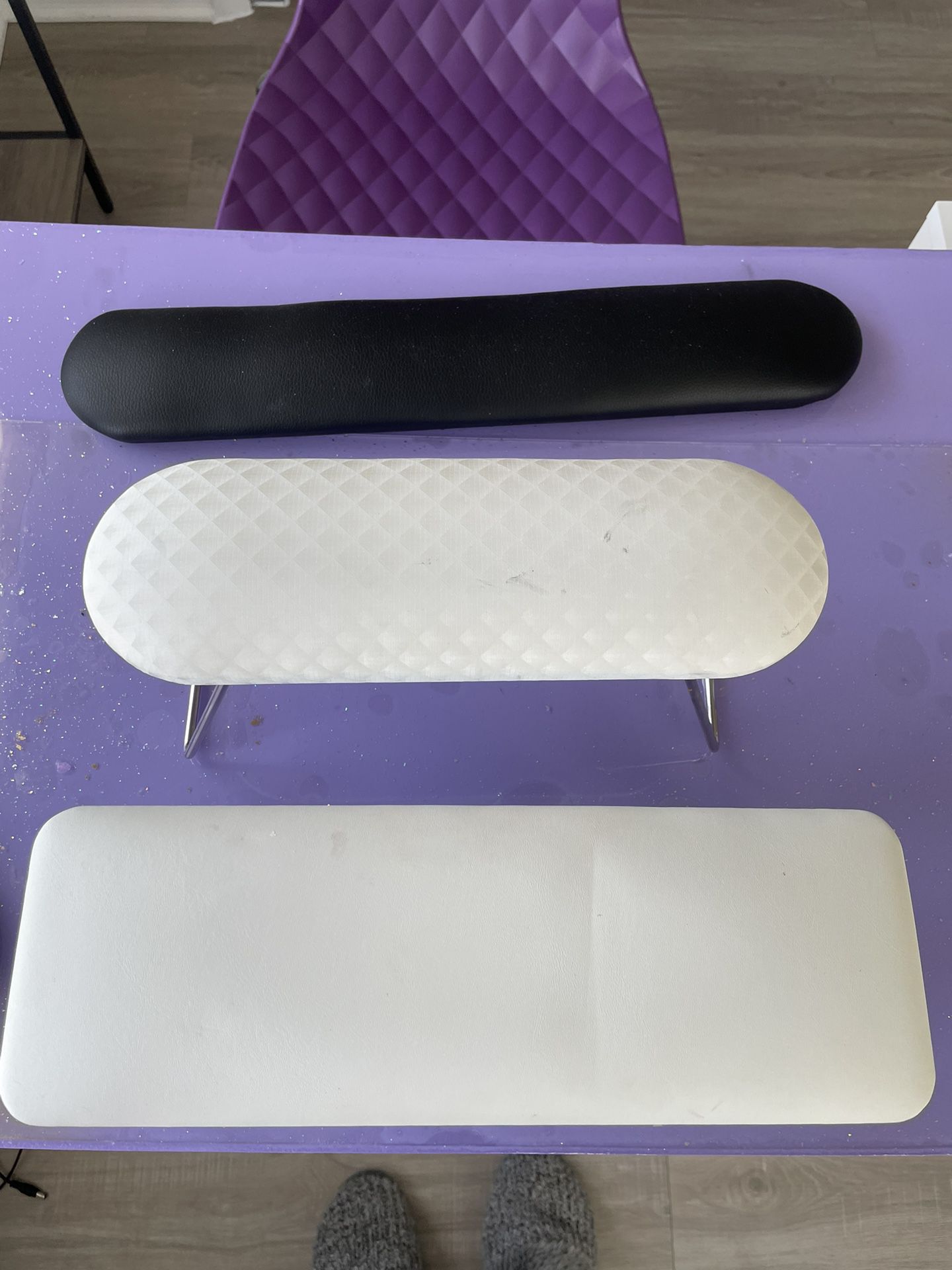 Arm Rests For Nail Clients 