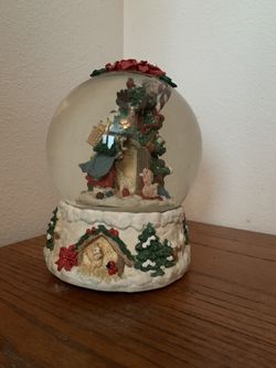 Santa Claus Snow Globe