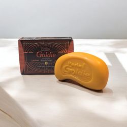 Perlay Goldie & Moisturizing Soap 100gm