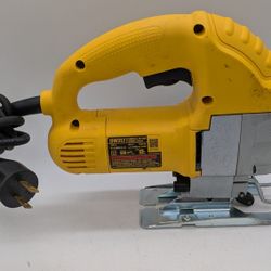 DeWalt (DW317) Corded Variable Speed Jig Saw.