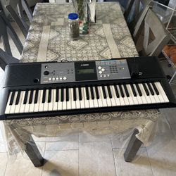 Yamaha 61 Key Keyboard Piano
