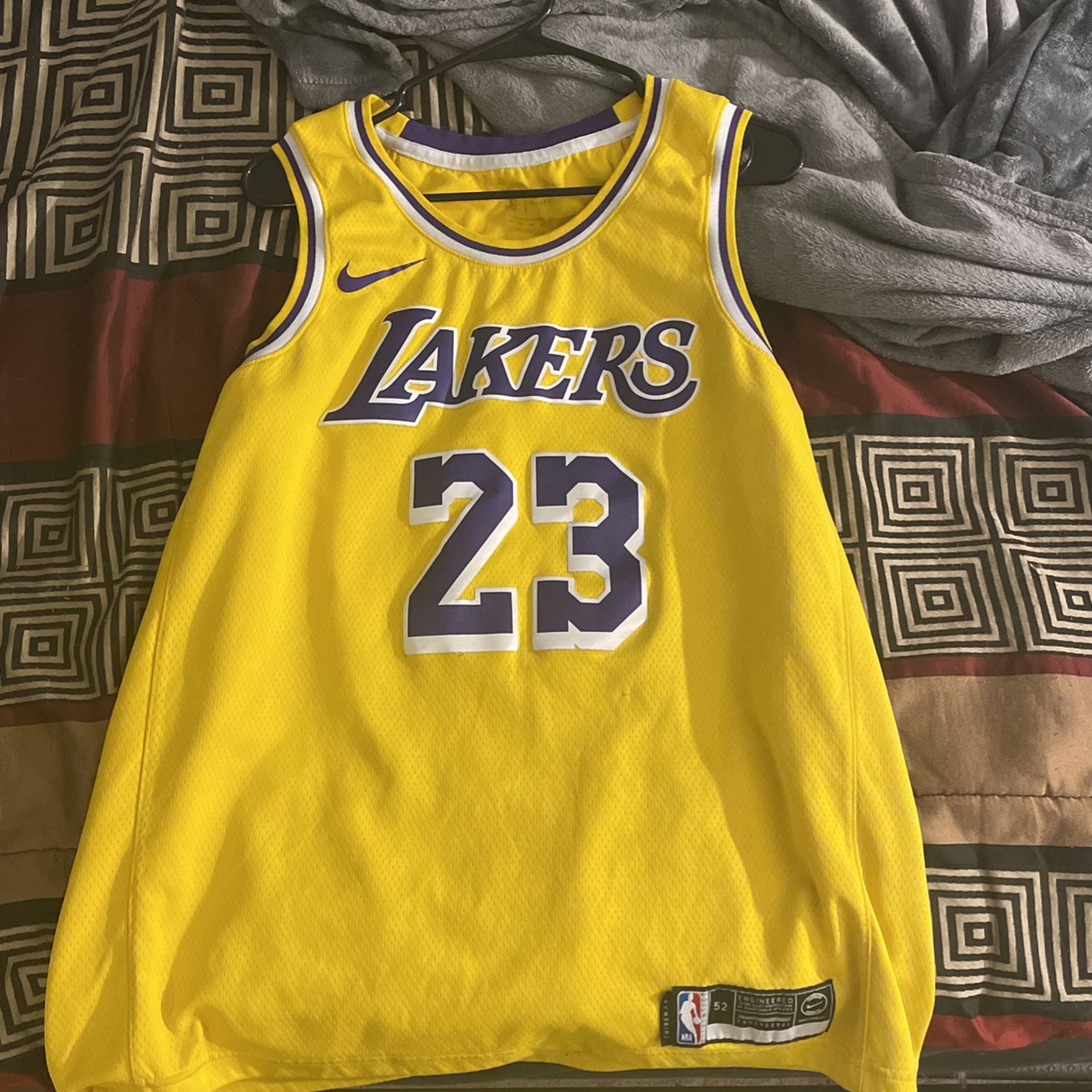 Lebron Jersey Size Large