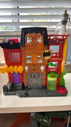 Fisher-Price Imaginext Batman Gotham City Playset