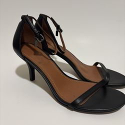Coach women’s black leather strap heeled sandals size 8