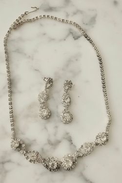 Vintage Style Rhinestone Necklace & Drop Earrings Jewelry Set