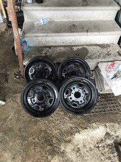 2018 can am outlander 570 Oem wheels, 4/137 lug pattern. 12x6 front and 12x7.5 rear