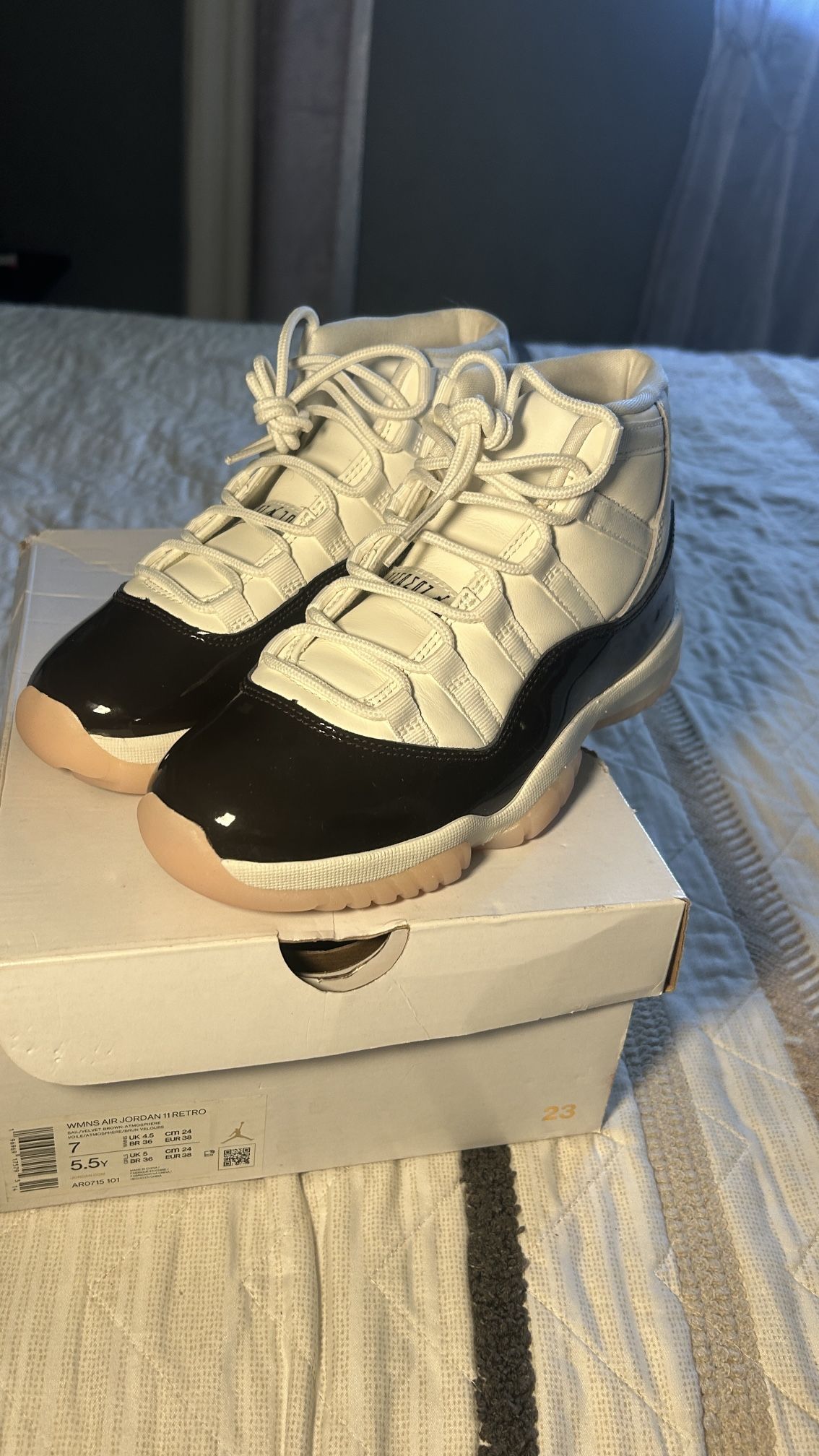 Wmns Air Jordan 11 Retro 'Neapolitan size 7