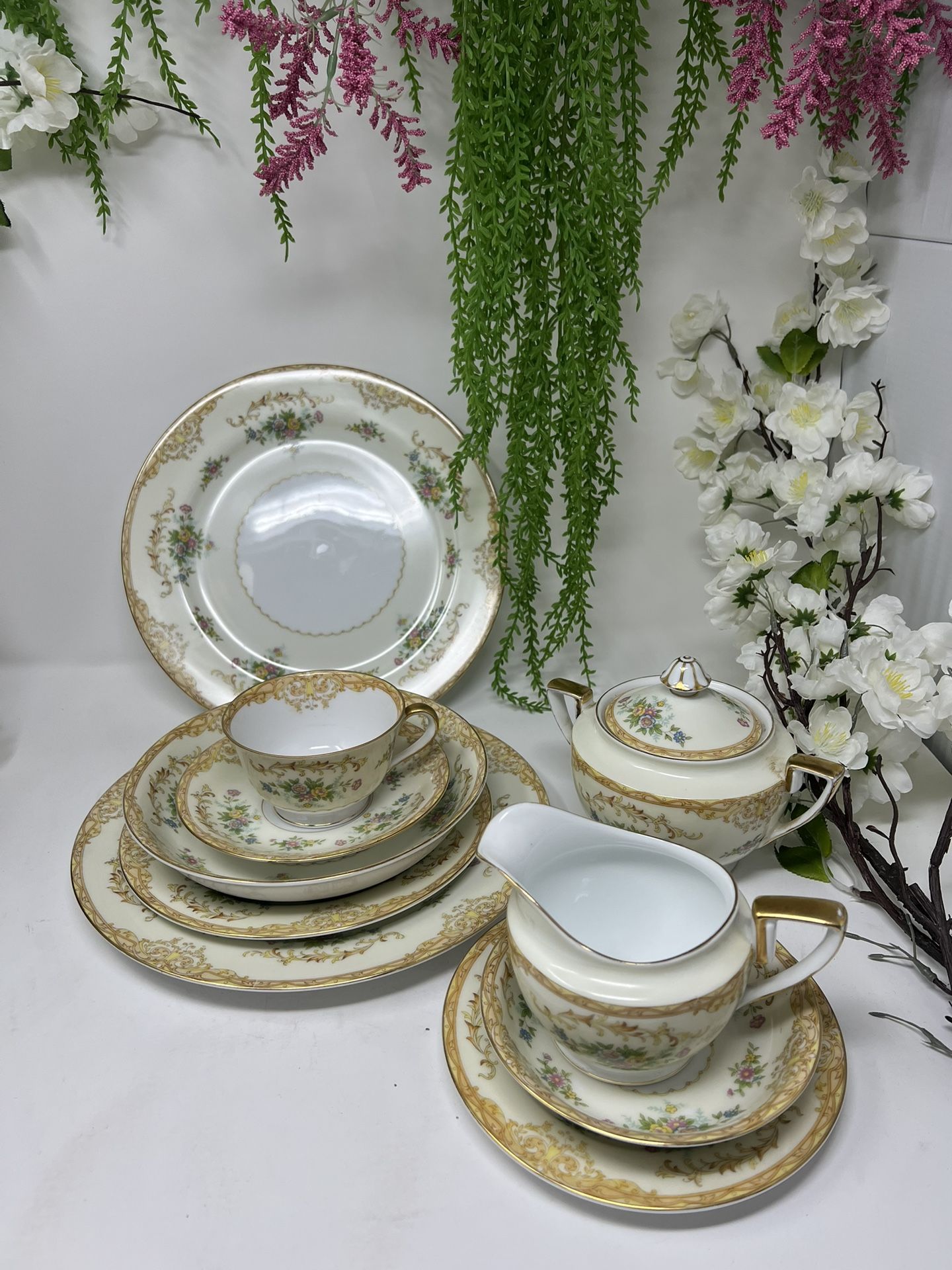 Vintage Noritake M Japan – Floral & Gold Scroll China Set 70 Pieces + 11 pieces free 