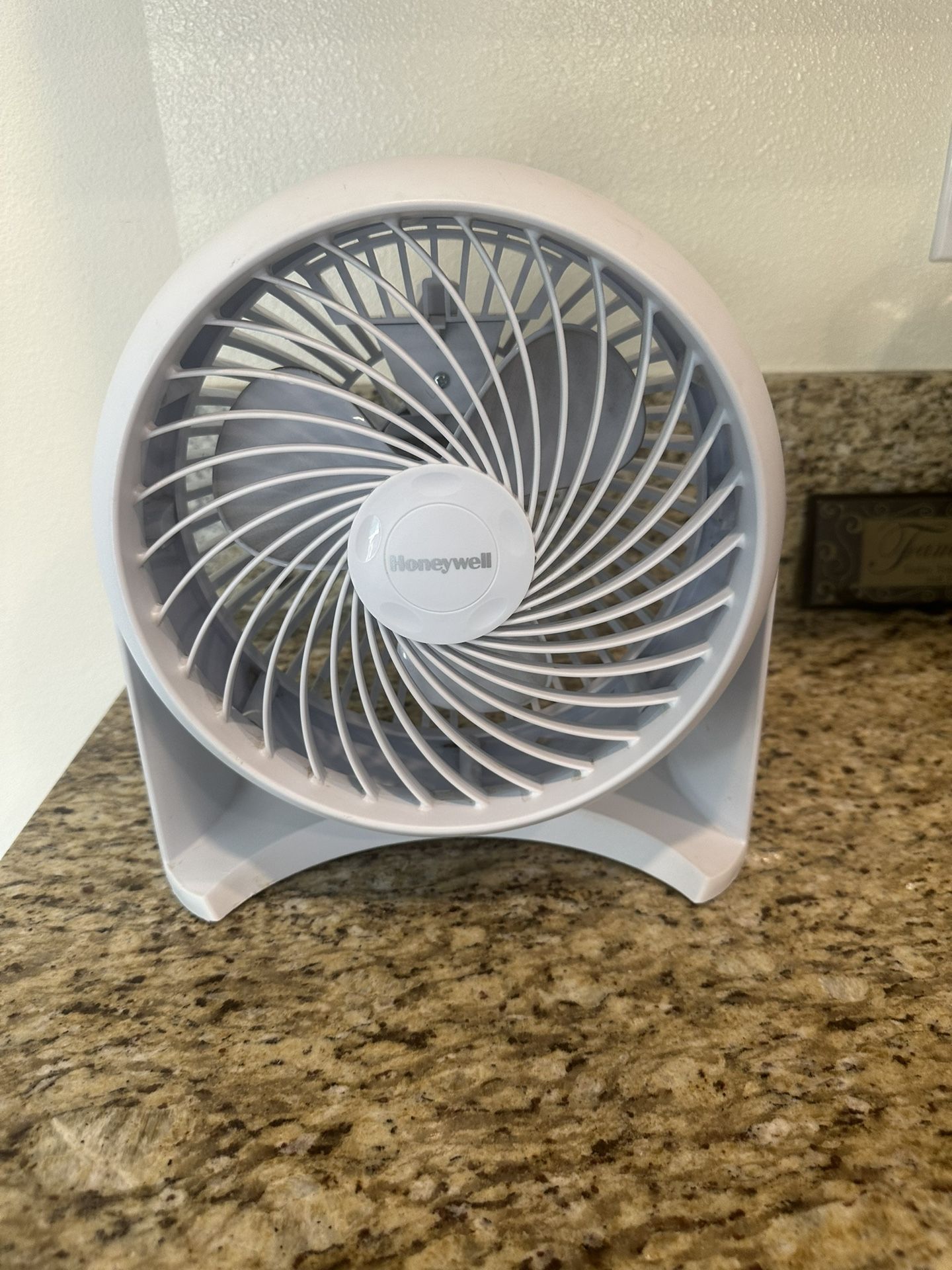 Honeywell 3 Spd Desk Fan Table