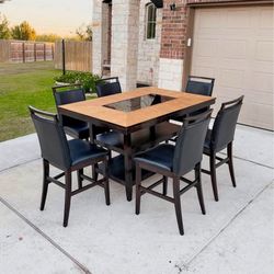 Dinning Room Table And Chairs (6total)