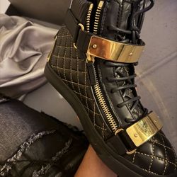 giuseppe zanotti high top sneakers (read Disc)