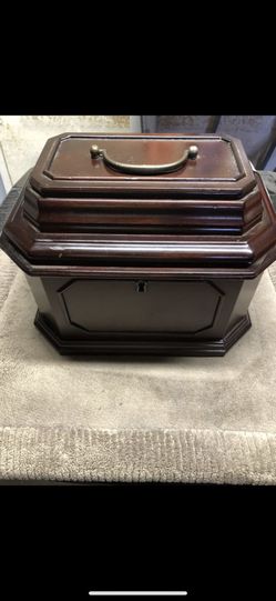 Jewelry chest