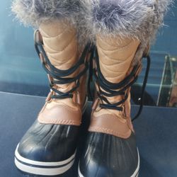 Womens  SOREL  ' TOFINO II ' Waterproof RAIN AND  SNOW BOOTS... Fur inner lining! Retails for $160! $80 FIRM! BRAND NEW NEVER WORN! Size 7... 