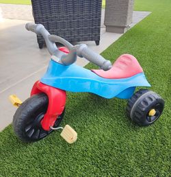 ✅️ Toddler Tricycle- Sun Faded• $15firm