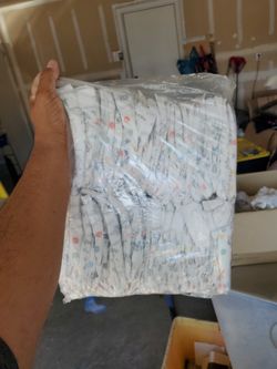 huggie new born dipers  