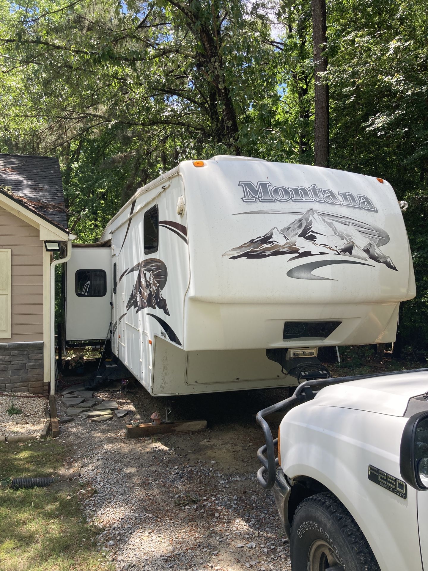 Photo 2006 Montana 3400 39 Long