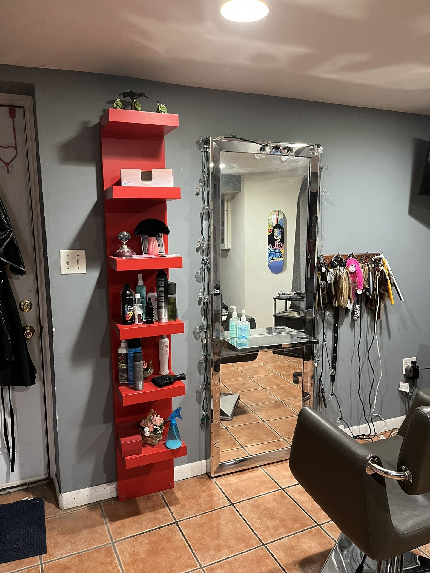 Free Cabinets Beauty Salon 500 Purchase Price