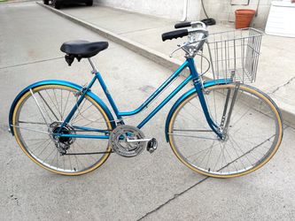 1975 Schwinn Suburban Ladies 10 Spd Bike
