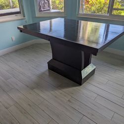 Kitchen Table Has Leaf