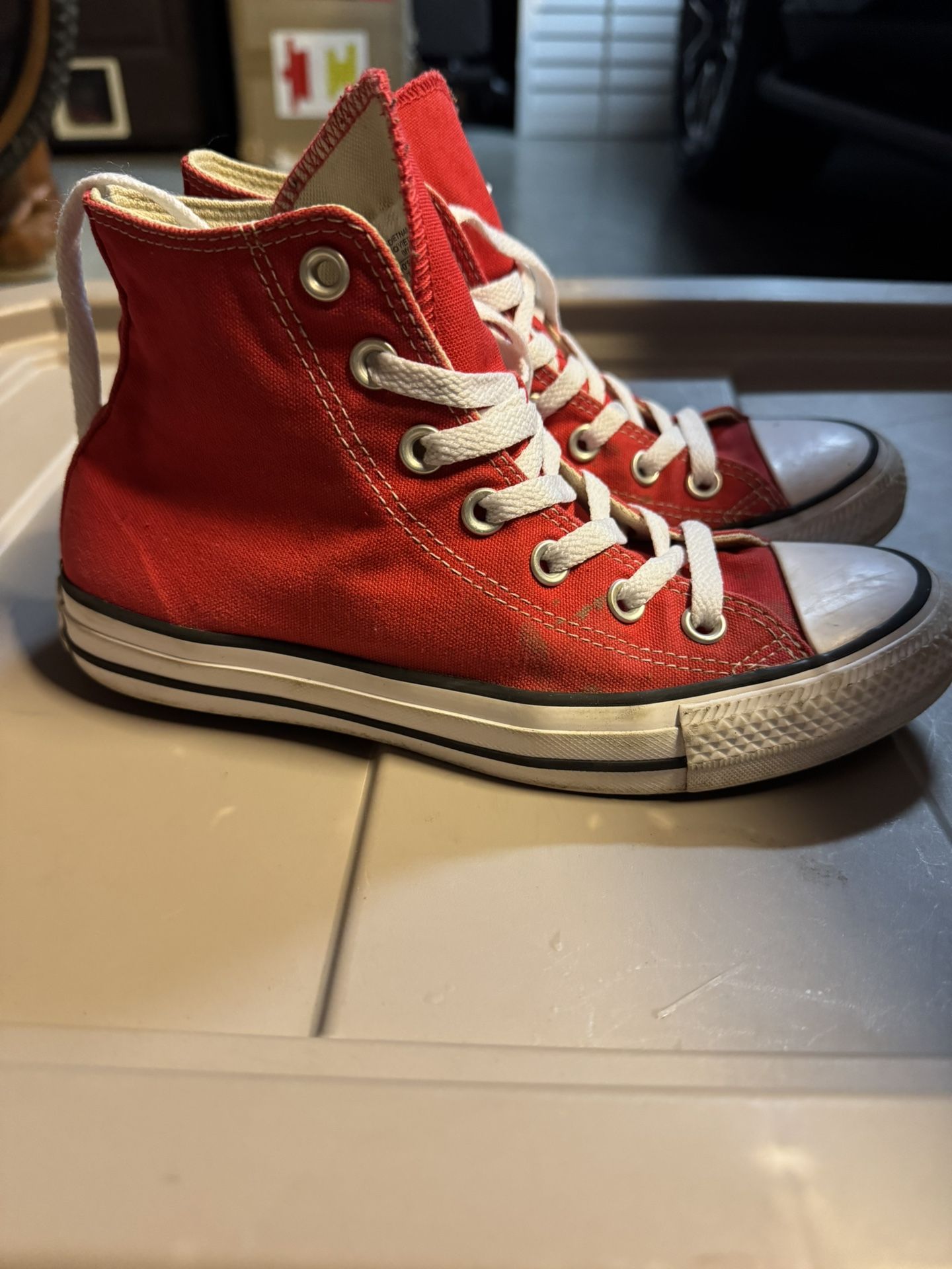 Red Converse Women’s Size 7