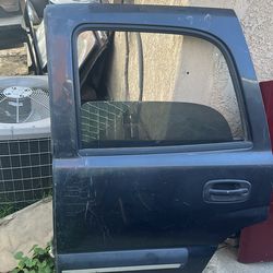 2001 - 2005 tahoe left back door