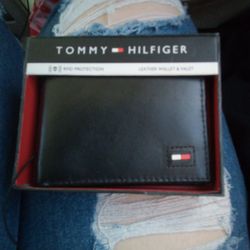 Tommy hilfiger wallet