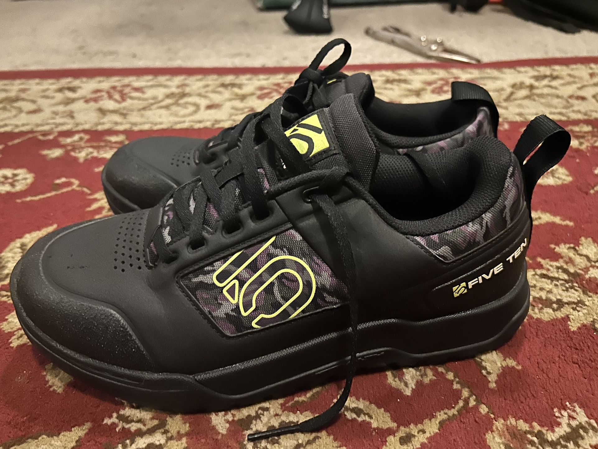 Five Ten Free ride Women’s Size 8.5