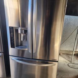 LG French Doors Stainless Steel Counter Depth Refrigerator With Water And Ice Dispenser 
