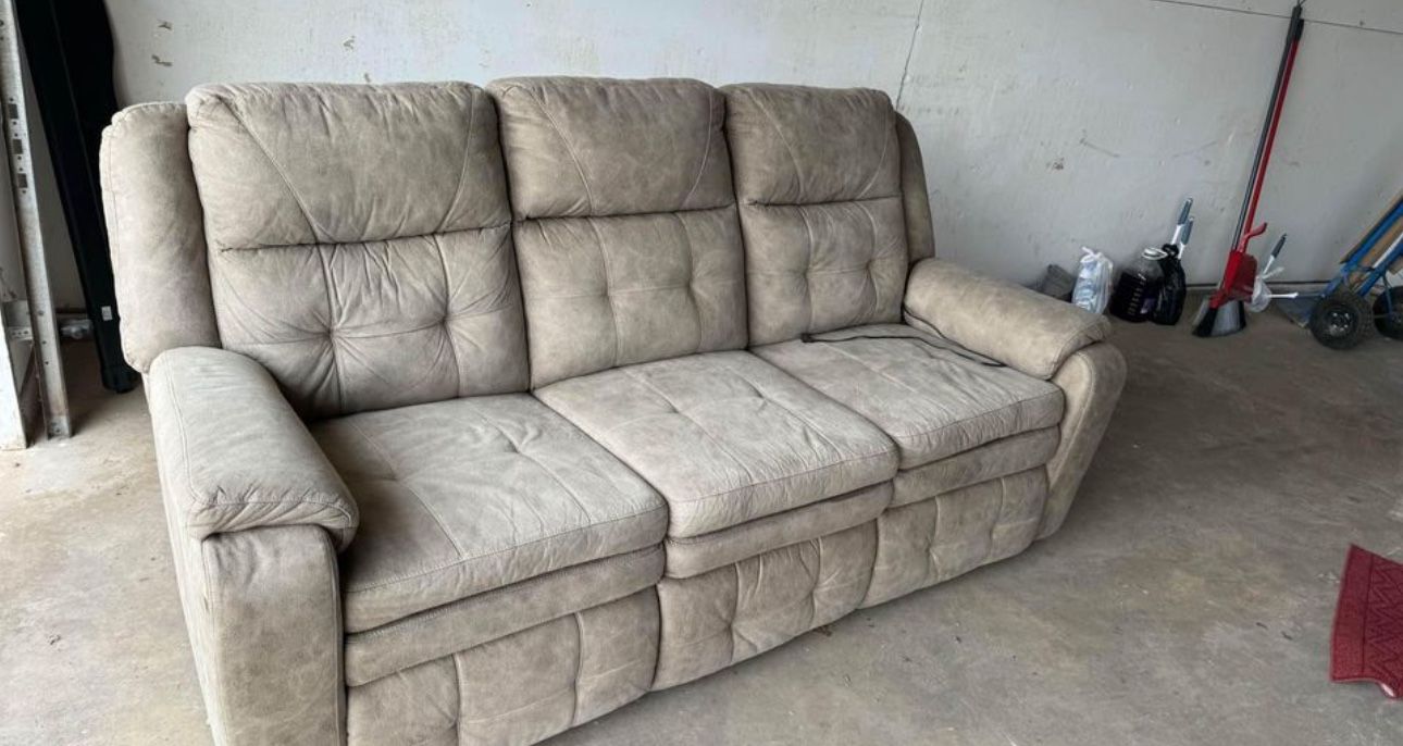 Three Seater For Your Living Room for Sale in Midland, TX OfferUp