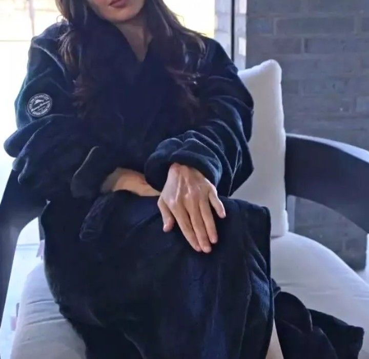 Tommy Bahama Paradise Collection His/Hers Black Plush Robe One Size Fits Most