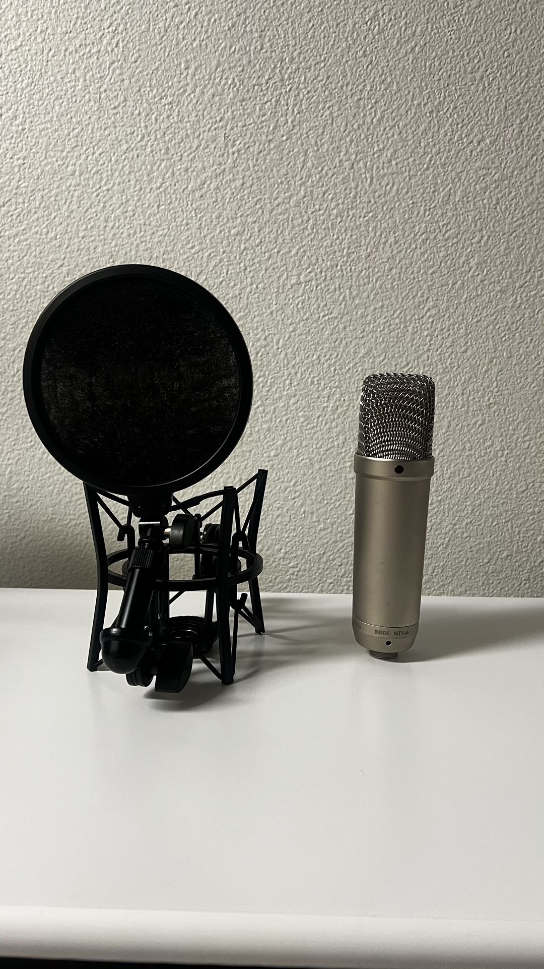 Rode NT 1-A 3rd Gen Studio Mic Kit w/ Shock Mount, XLR Cable & Pop Filter