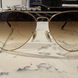 Ray Ban  Large Aviator In Gold