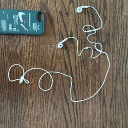 iPhone SE Nike Off-White Case and Apple Earbuds 