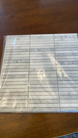 Honed Marble Mosaic in White Carrara