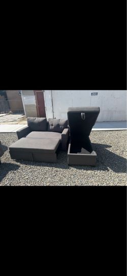 Compete couch sets in excellent condition